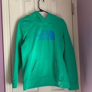 Wemons L/G North Face sweatshirt